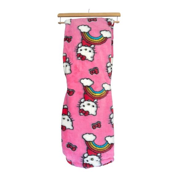 Hello Kitty Rainbows Bows Faux Fur Plush Pink Throw Blanket NWT - Picture 2 of 5